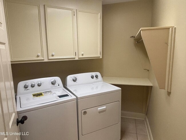 Building Photo - 132 Hillcrest Way