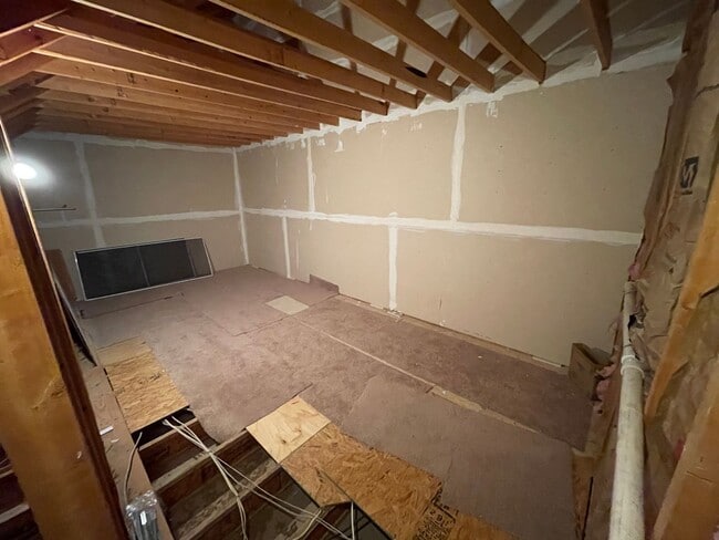 Building Photo - Exclusive Shelbyville Condo For Rent