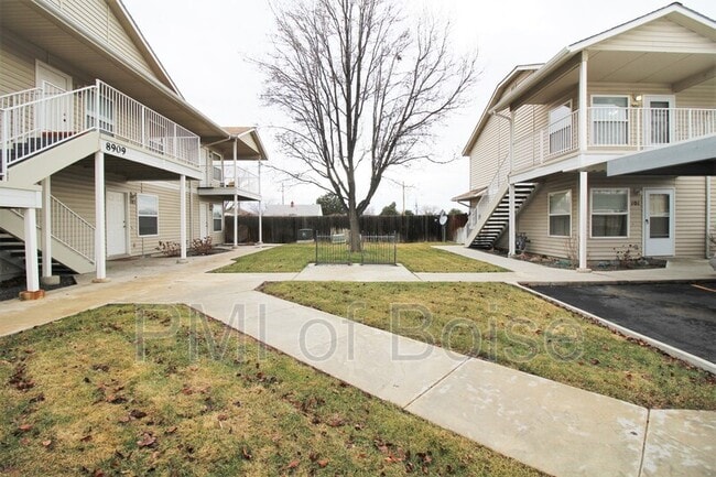 Building Photo - 8931 W Irving St