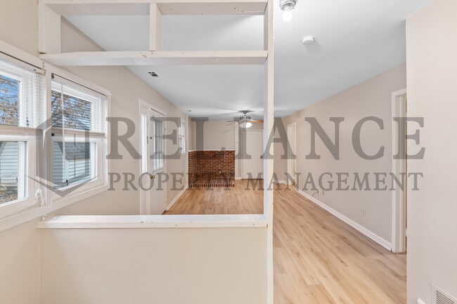 Building Photo - 209 N Topeka St