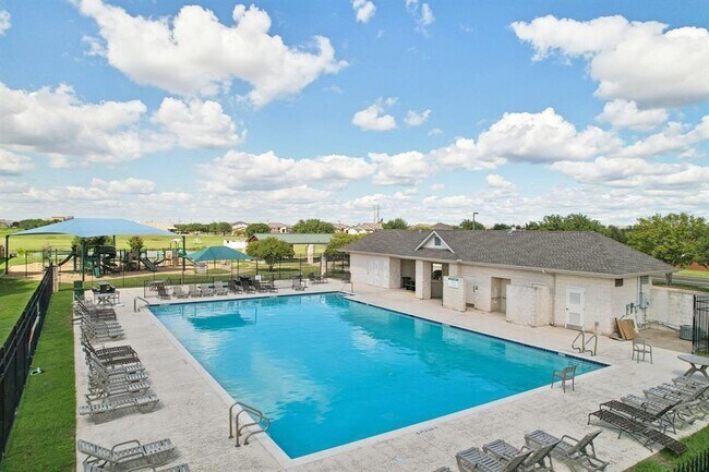 Building Photo - 307 Grutsch Dr