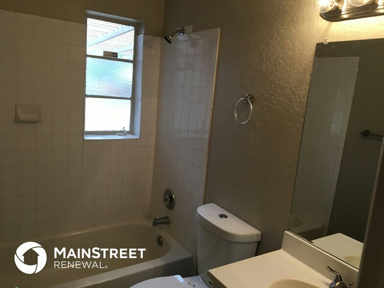 Building Photo - 3743 E Helena Stravenue