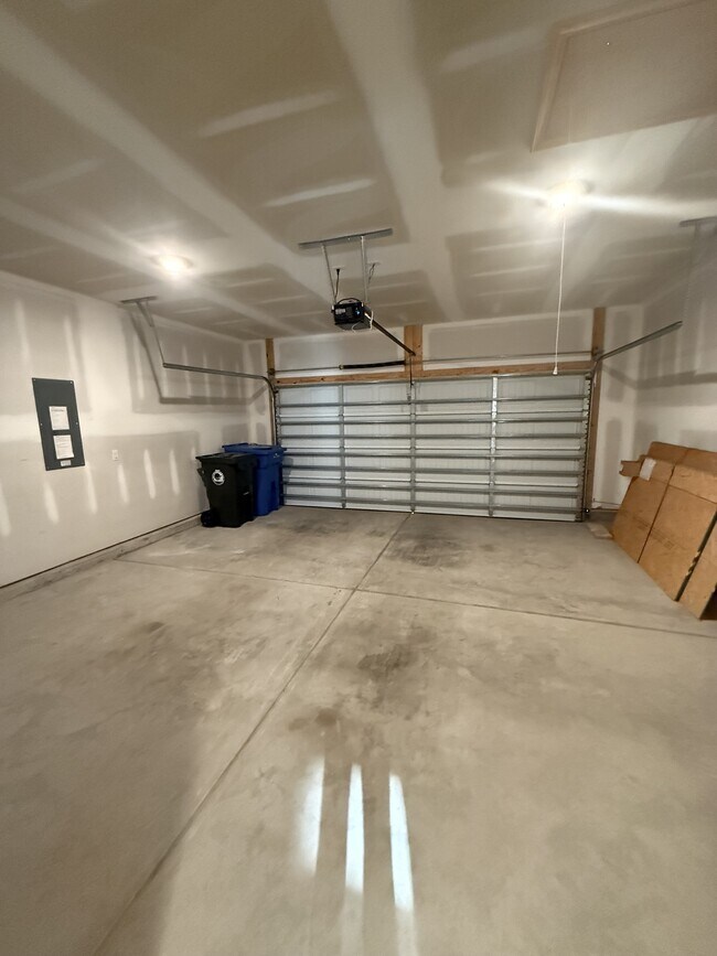 Building Photo - 2672 Pegasus Pl