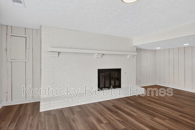 Building Photo - 3335 Wood Valley Ct