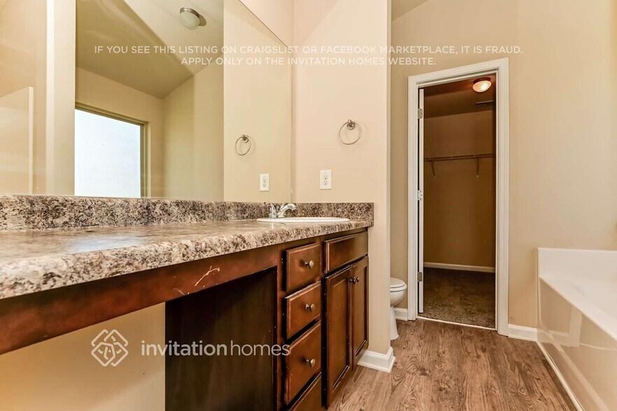 Building Photo - 127 Biscayne Terrace