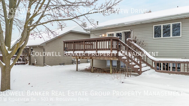 Building Photo - 903 W Ridgeview Dr