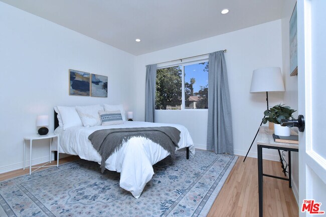 Building Photo - 6167 Costello Ave