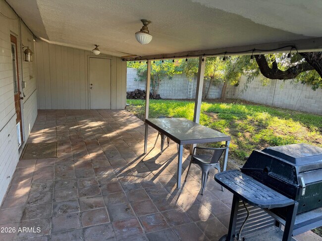 Building Photo - 4014 N 33rd Pl