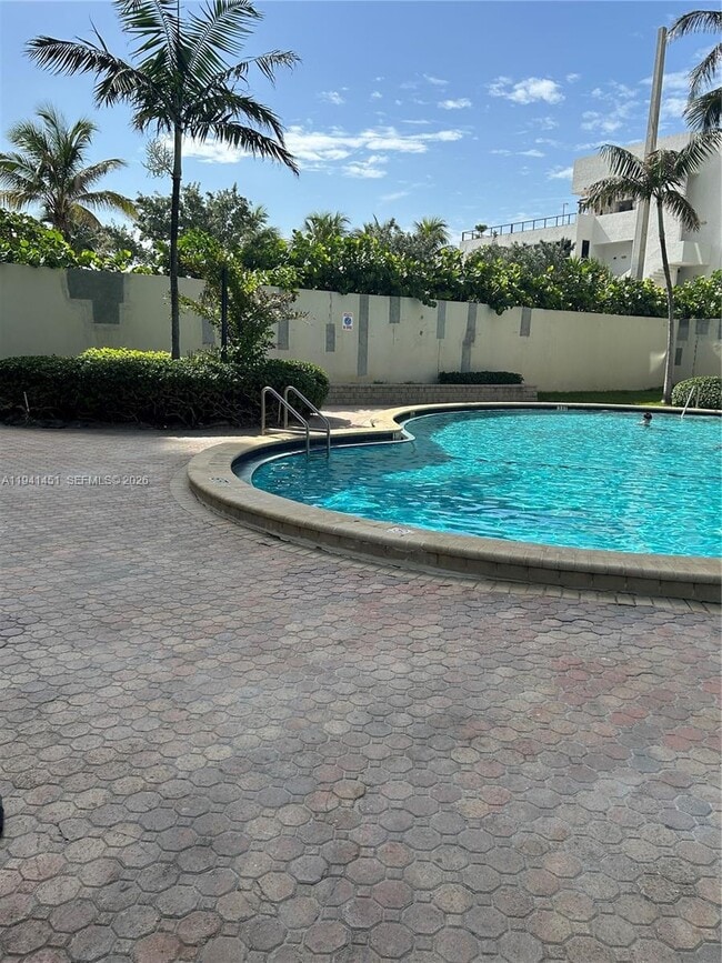 Building Photo - 4001 S Ocean Dr