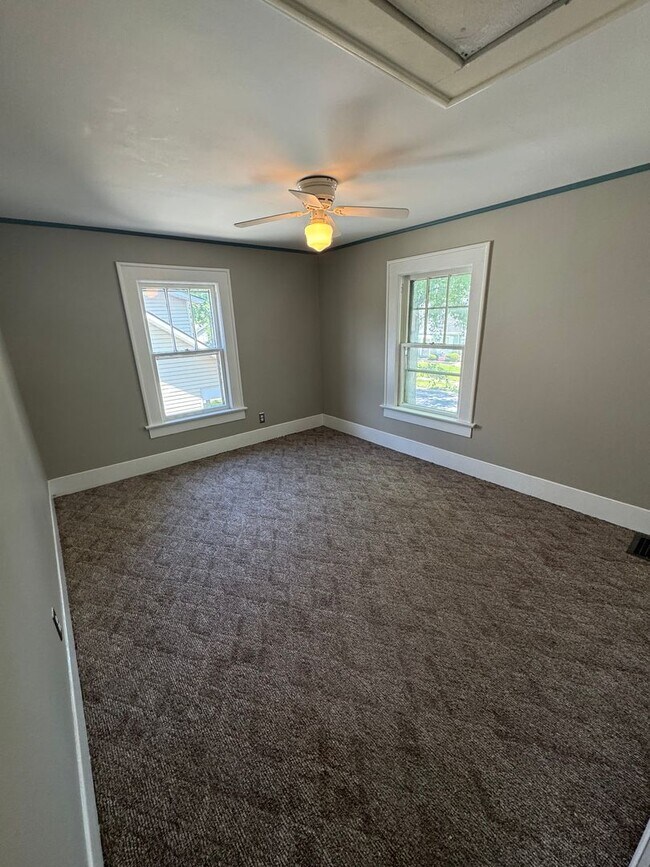 Building Photo - 4034 Buell Dr