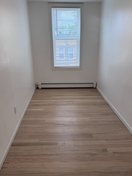 Building Photo - 174 Beacon Ave
