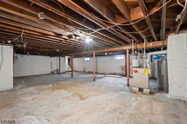 Building Photo - 929 Heaton Pl