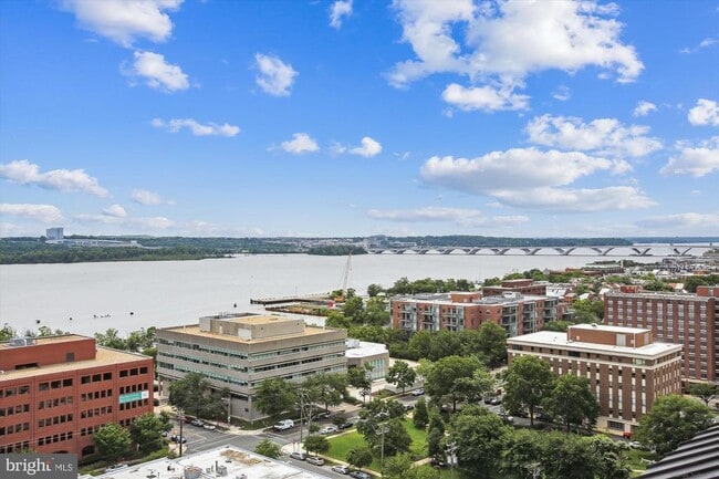 Building Photo - 801 S Pitt St