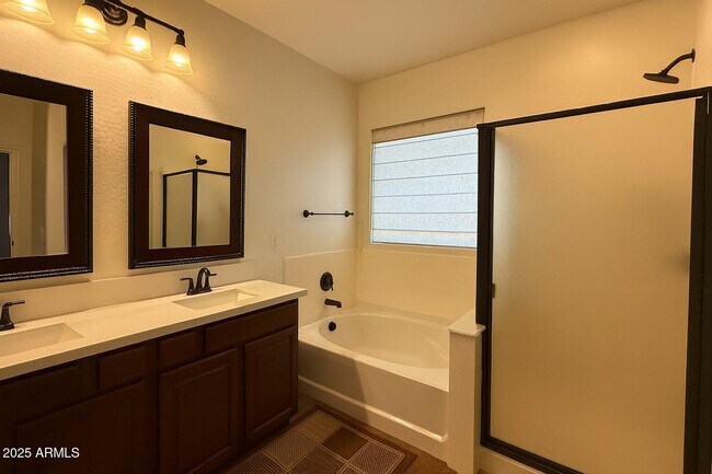 Building Photo - 4941 S White Pl
