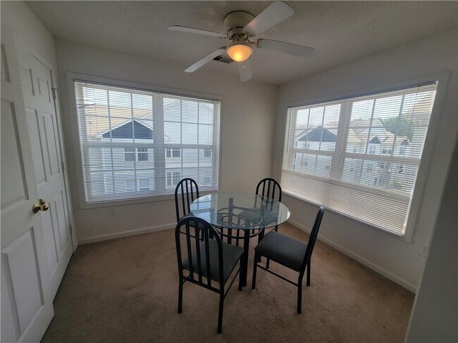 Building Photo - 192 University Village Dr