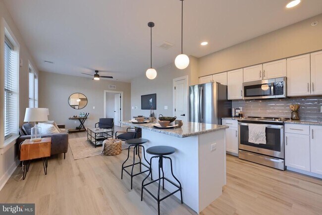 Building Photo - 9-213-UNI9 Jackson Dr