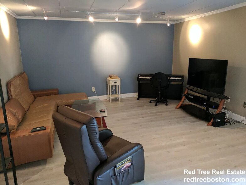 Building Photo - 53 Angleside Rd