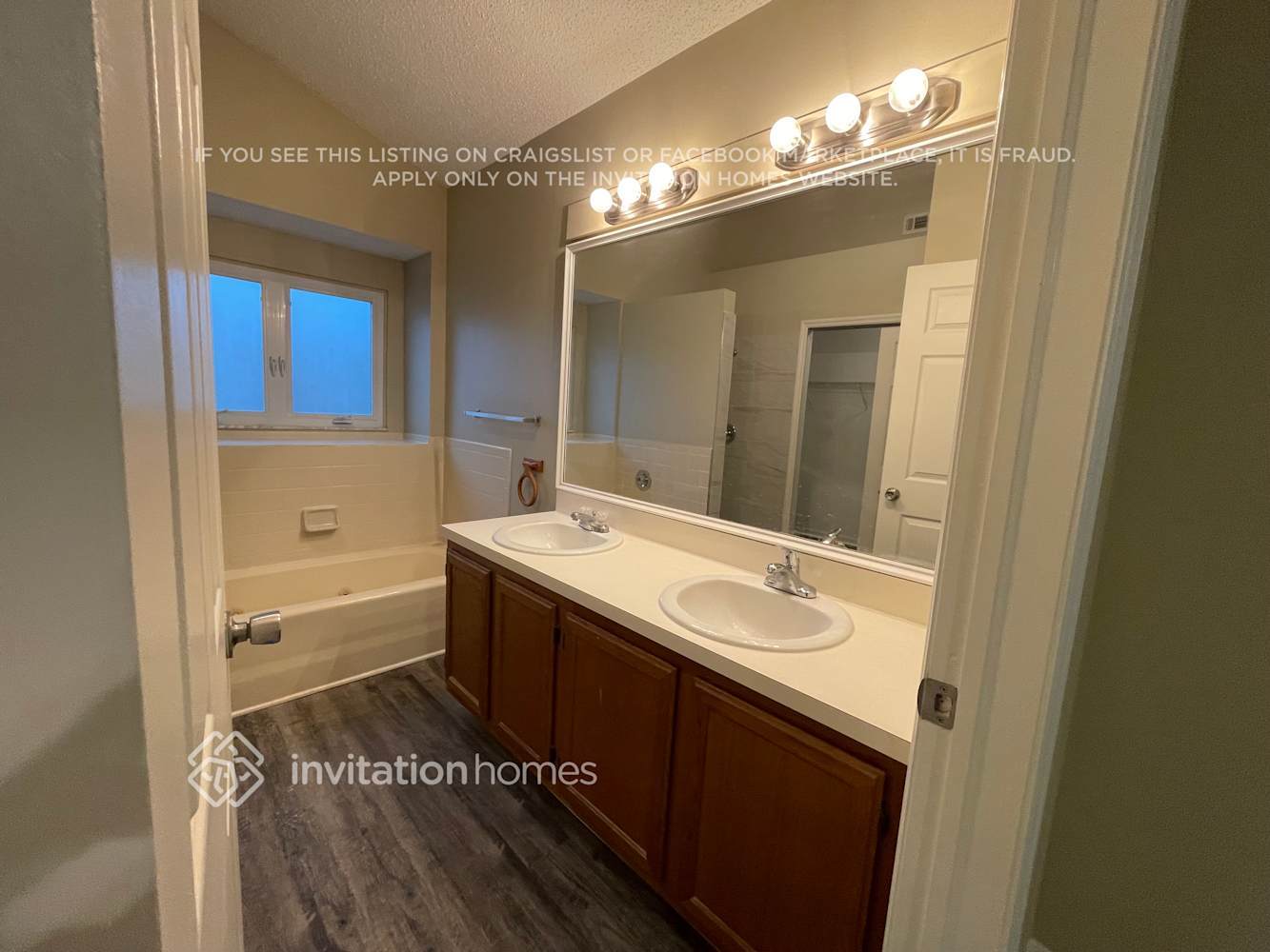 Building Photo - 16103 Dowling Ct