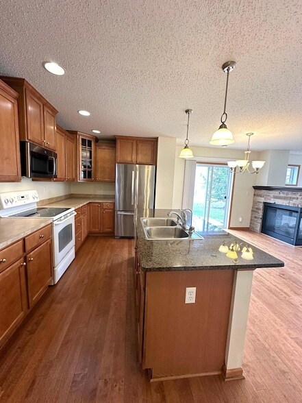 Building Photo - 15375 60th Ave N