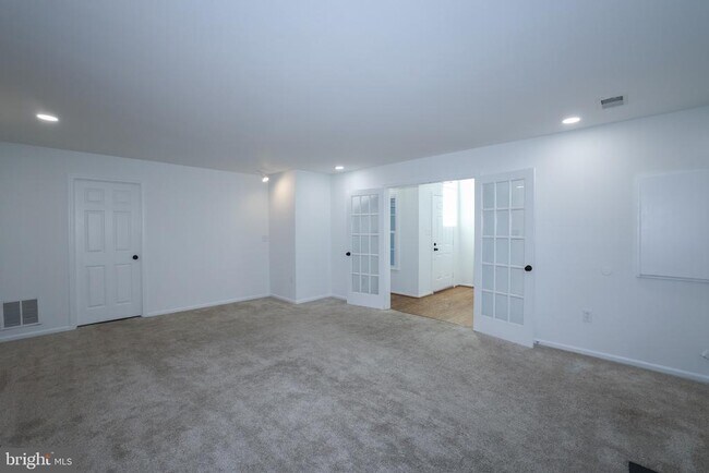 Building Photo - 47699 Whirlpool Square