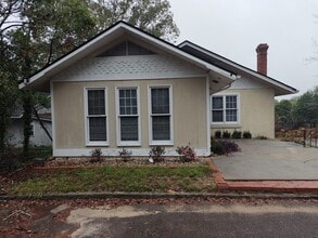 Building Photo - Historic 3 Bedroom, 2 Bathroom Home in Augusta!