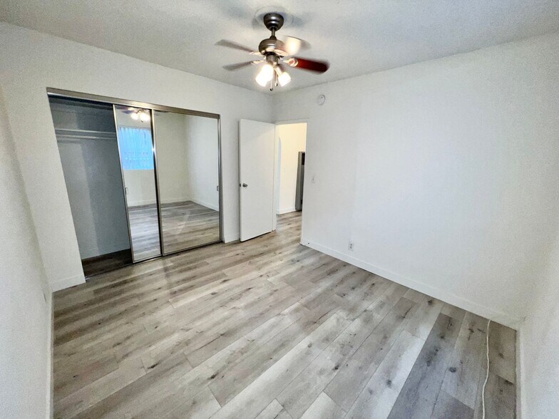 Building Photo - 3728 S Bentley Ave
