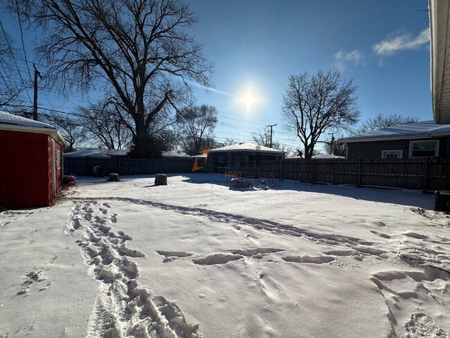 Building Photo - 6617 Parrish Ave