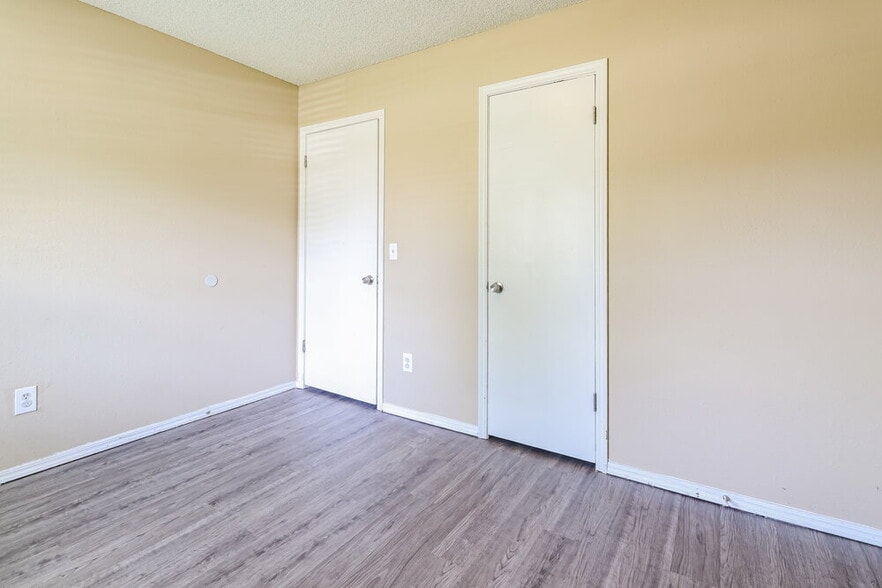 Building Photo - 1212 SE 11th St