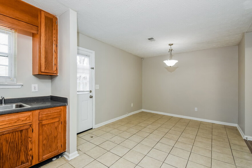 Building Photo - 3571 Hopkins Ct