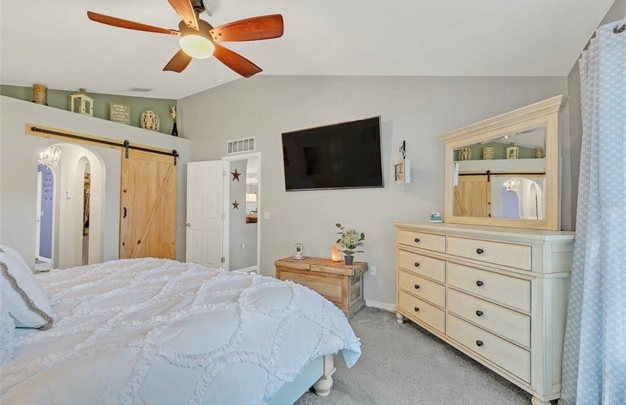 Building Photo - 920 Westcliffe Dr