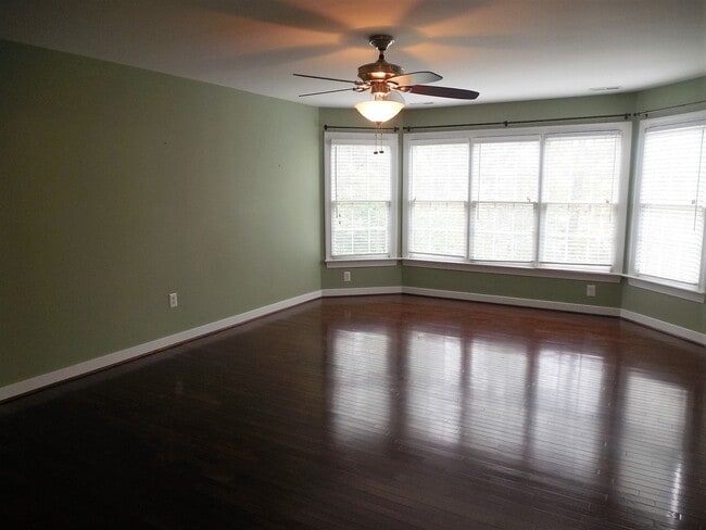 Building Photo - Large Colonial in Twin Hickory  **Availabl...