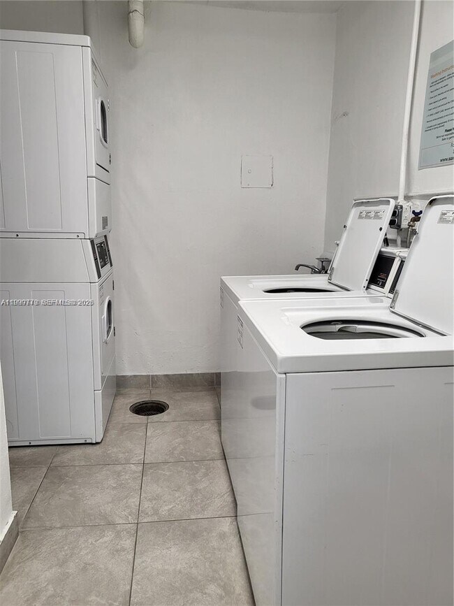 Building Photo - 1865 79th Street Causeway