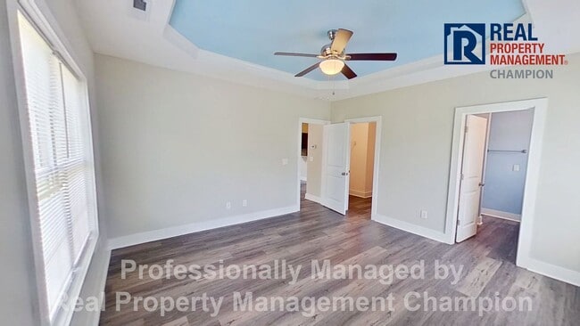 Building Photo - Charming 3 BD/2 BA with Open Floorplan and Attached Garage