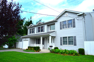 Building Photo - 338 38th St