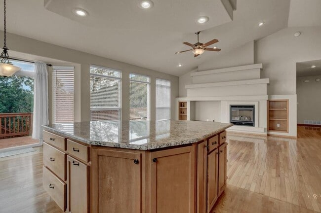 Building Photo - 5235 Bancroft Heights