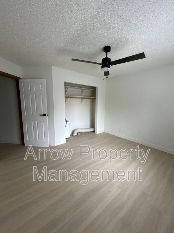 Building Photo - 205 E Arbor Ave