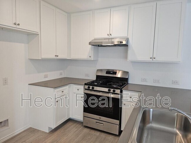 Building Photo - 1658 Lilyturf Rd