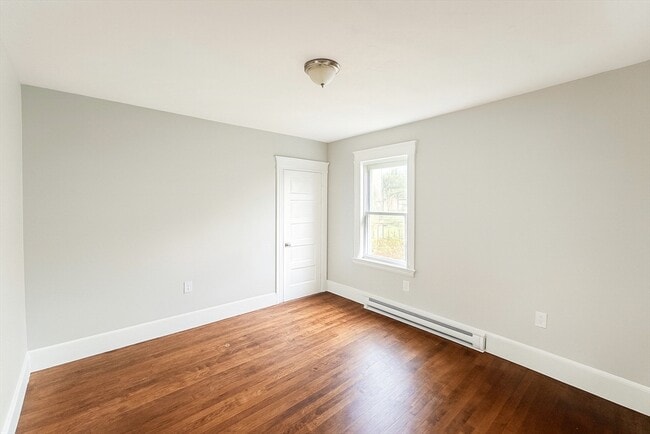 Building Photo - 19 Henchman St