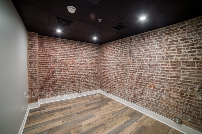 Building Photo - 22 State St