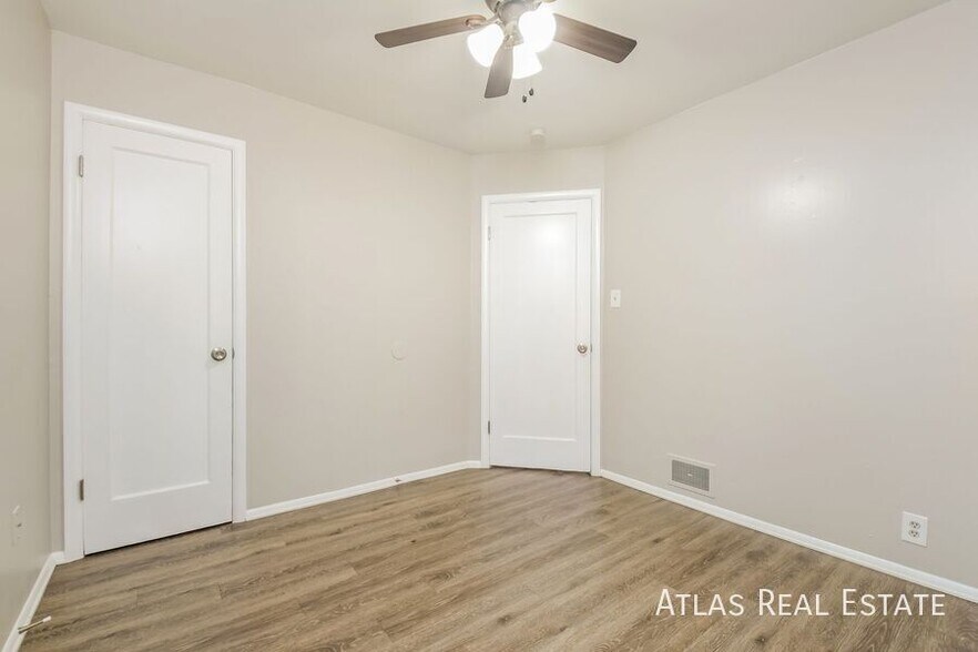 Building Photo - 941 S Alcott St