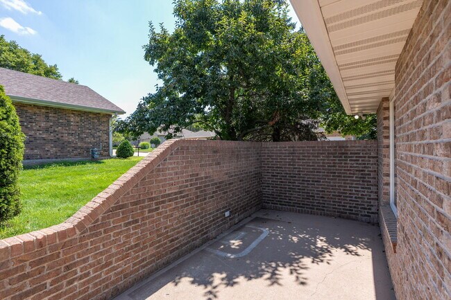 Building Photo - 3711 Shadow Glen Ct