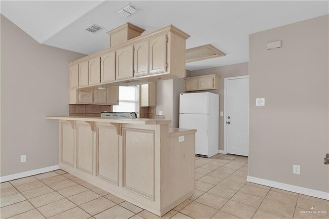 Building Photo - 14 Tampa St