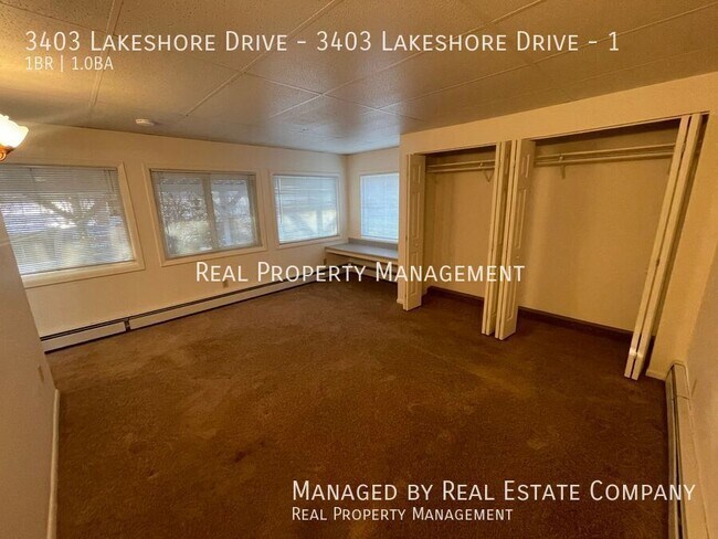 Building Photo - 3403 Lakeshore Dr