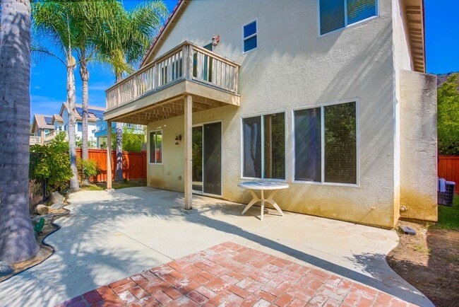 Building Photo - Available Now!! Spacious 4 Bedroom Plus a ...