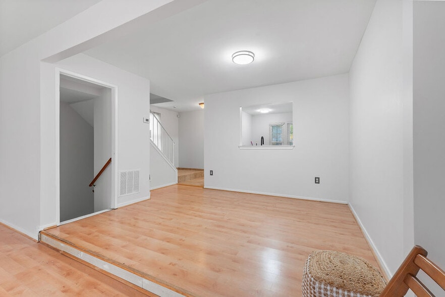 Building Photo - 14413 Long Green Dr