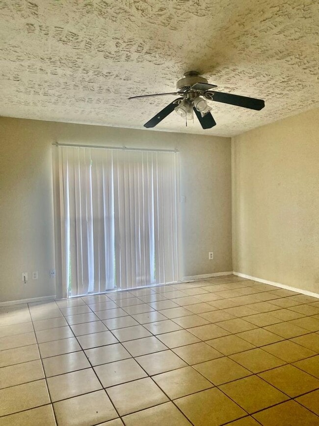 Building Photo - 13027 Bacard Ln