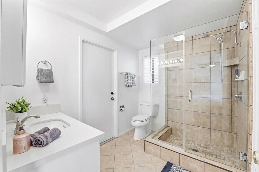 Building Photo - 2367 S Gene Autry Trail