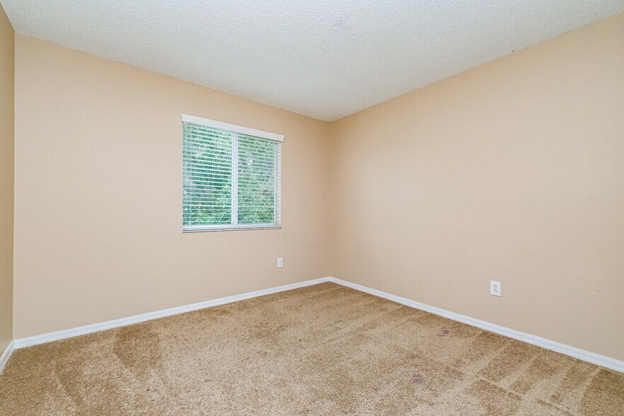 Building Photo - 12822 Longcrest Dr