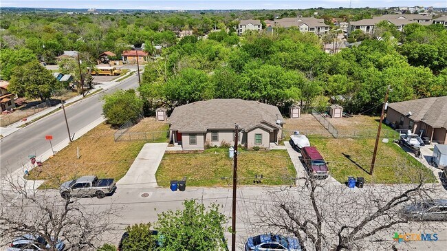 Building Photo - 107 Rosedale Ave