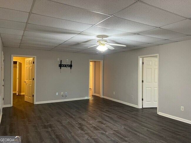 Building Photo - 2476 Sewell Mill Rd